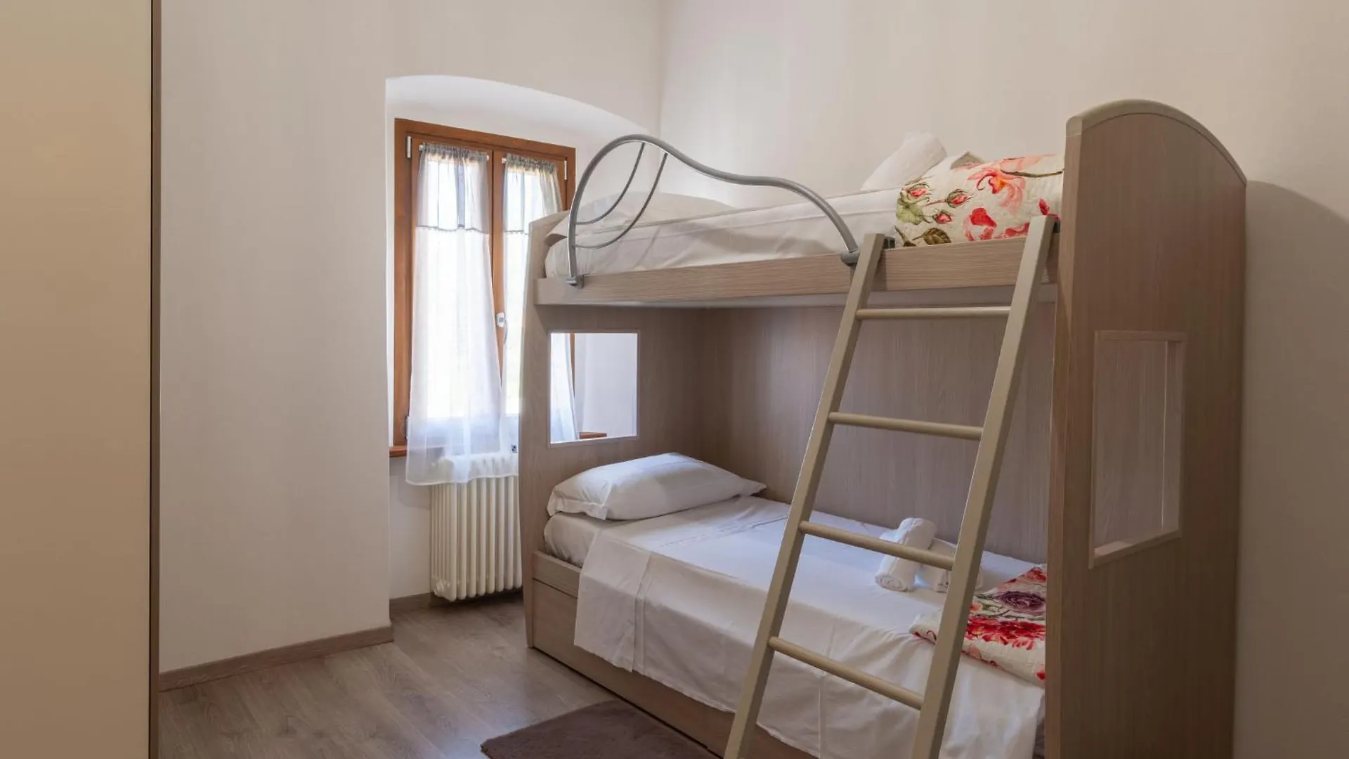 Apartment Vista Brentano Paradiso-1 By Interhome ميزّيجرا 0*,  إيطاليا