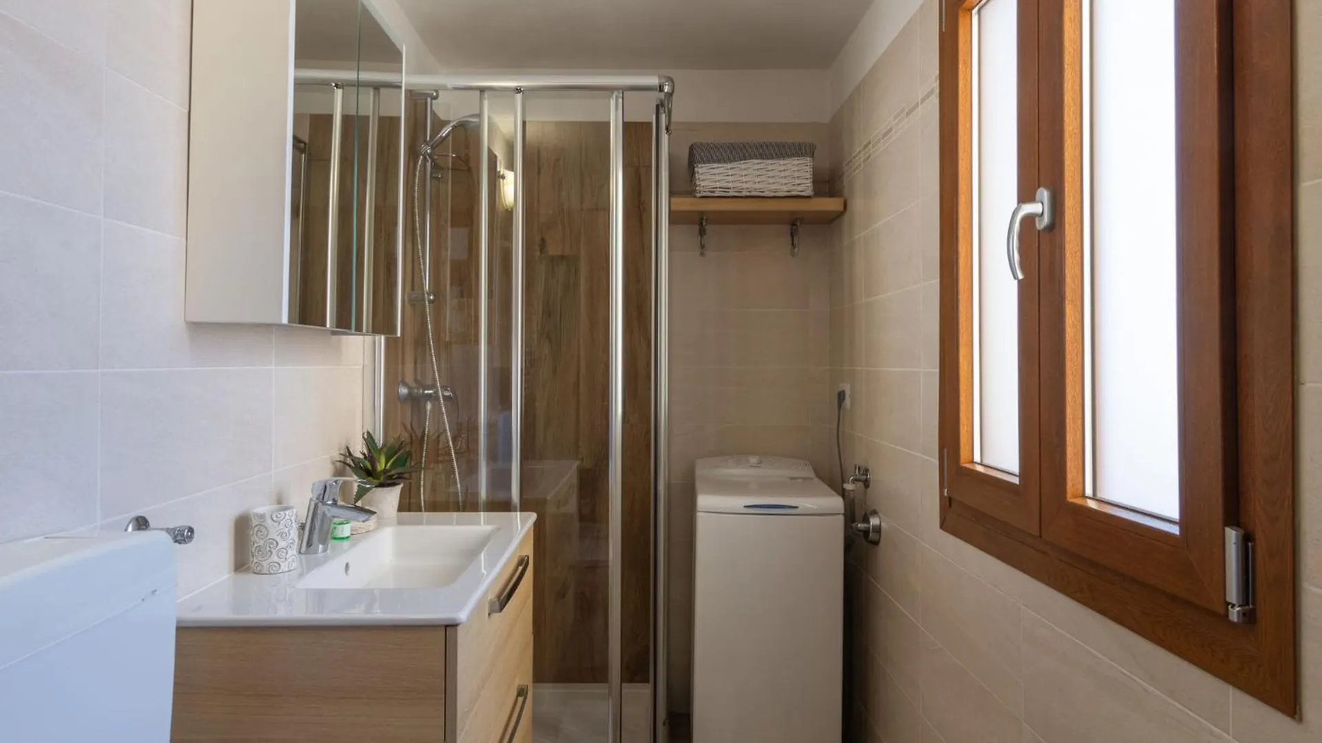 Apartment Vista Brentano Paradiso-1 By Interhome ميزّيجرا 0*,