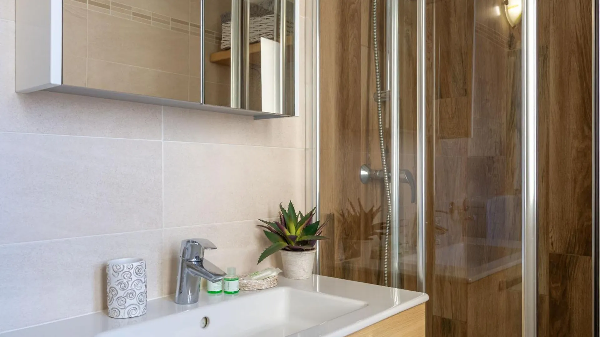 Apartment Vista Brentano Paradiso-1 By Interhome Mezzegra Italien